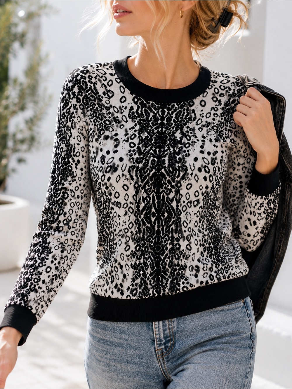 H&M Animal Print Sweater Crewneck Black White Leopard Zip Back Long Sleeve Small
